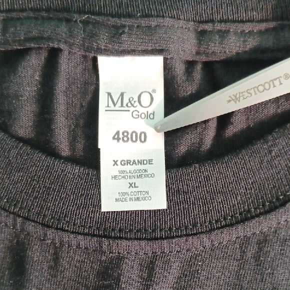 Skull and Roses Graphic Tee - Picture 3 of 6